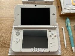 New Nintendo 3DS LL Console Pearl White Boxed with 3DS Game & Stylus Pen Japan