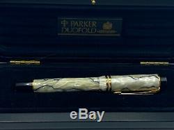 PARKER Duofold Centennial Pearl and Black Fountain Pen 18K Fine nib Wood Box