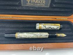PARKER Duofold SE Black & Pearl Fountain Pen International 18K Fine nib NM Boxed