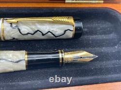 PARKER Duofold SE Black & Pearl Fountain Pen International 18K Fine nib NM Boxed