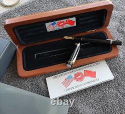 Parker Duofold World Memorial LE Fountain Pen 18K F Gold Nib With COA/ Box/Papers