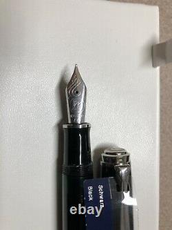 Pelikan Souveran M805 Black Fountain Pen 18K EF Nib with Box (Very Lightly Used)