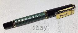Pelikan Souveran R400 Roller Ball Pen Green & Black New In Box Beautiful Pen