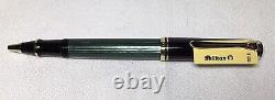 Pelikan Souveran R400 Roller Ball Pen Green & Black New In Box Beautiful Pen