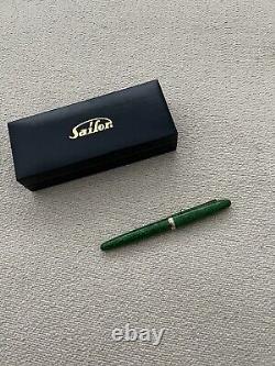 Sailor Magellan fountain pen, green marble 14KT nib, excellent condition With Box