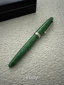 Sailor Magellan fountain pen, green marble 14KT nib, excellent condition With Box