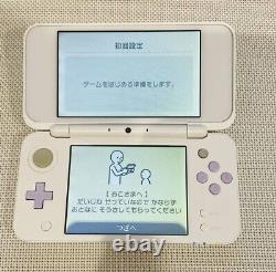 Console de jeu Nintendo New 2DS XL LL blanche lavande sans boîte avec chargeur et stylet tactile.