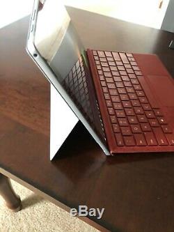 Microsoft Surface Pro 7 Bundle, Open Box, Sans Défaut, Comprend Couverture Et Pen