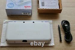 Nouveau Nintendo 2ds LL White X Lavender Console Boxed Avec Stylo Tactile Et Chargeur Usb