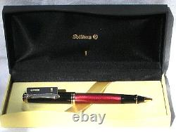Stylo à bille Pelikan R600 rouge et noir avec finitions en or, neuf dans sa boîte produit
